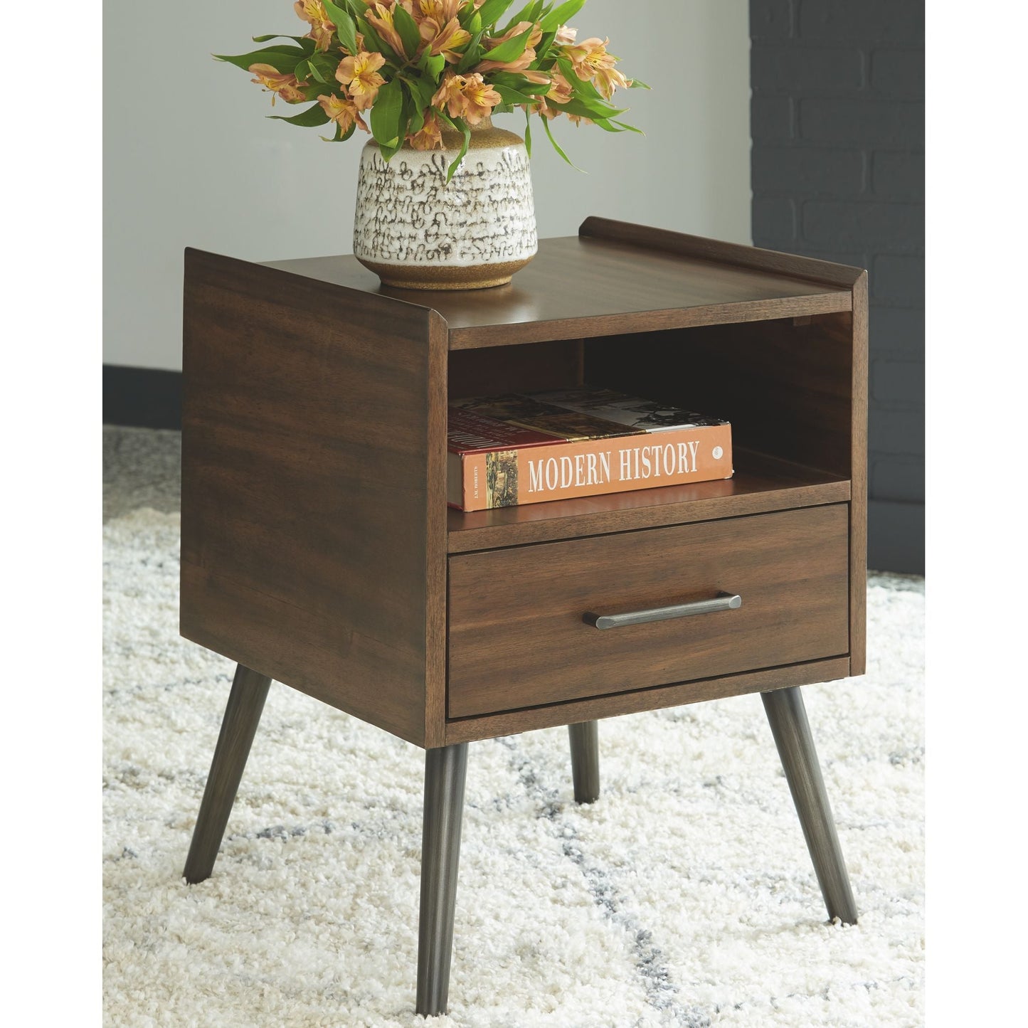 Calmoni End Table - Brown